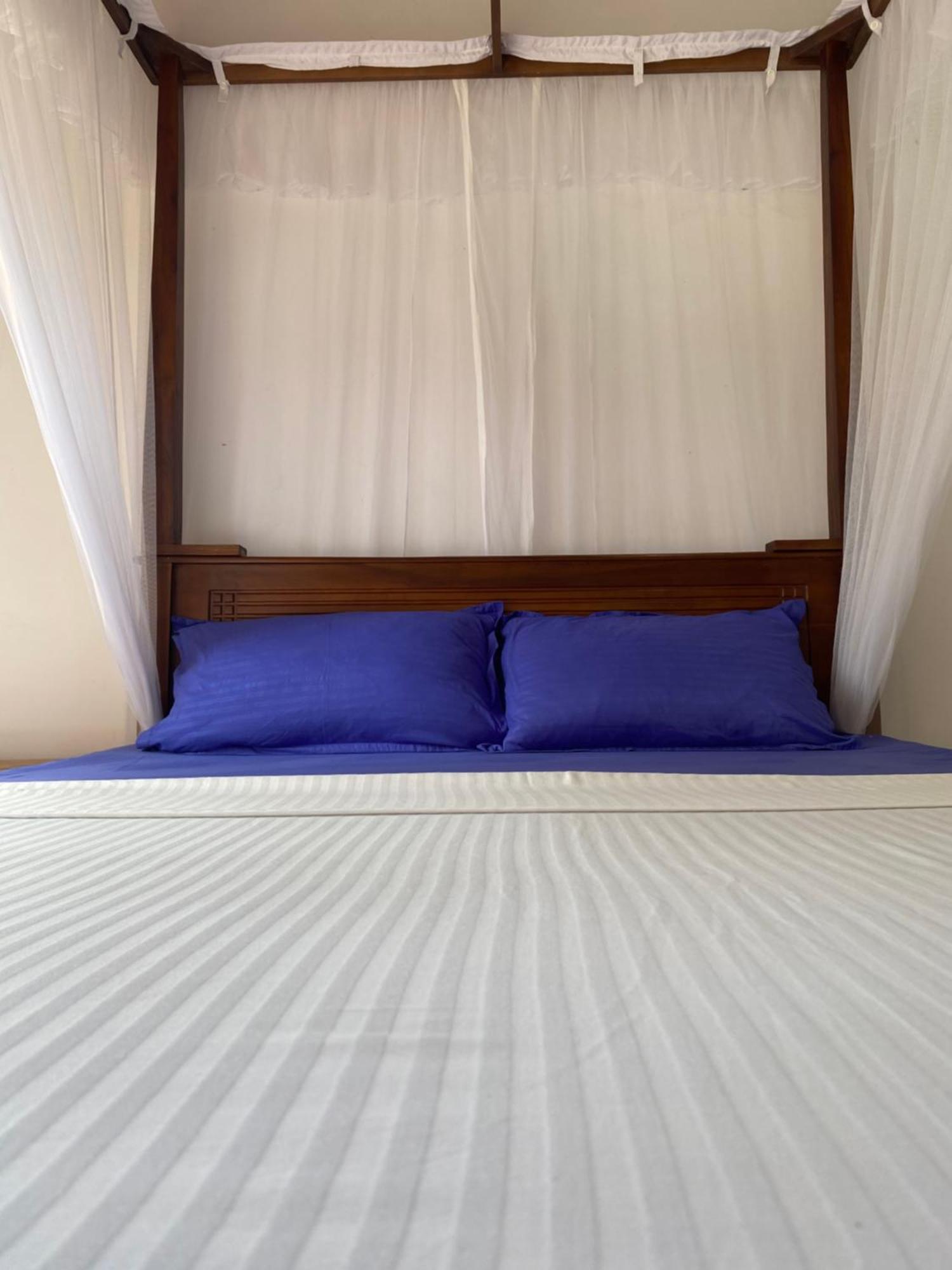 Bed and Breakfast The Breeze Мирисса Экстерьер фото